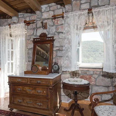 Veli Vrh Villa